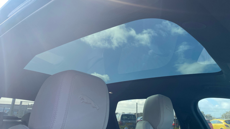 Jaguar F-Pace 2.0 D200 R-Dynamic Black 5dr Auto AWD Diesel Estate